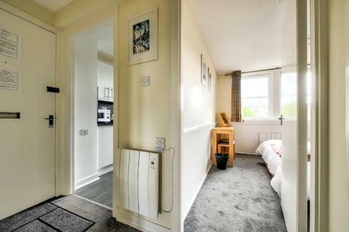 Charming 1 Bed Apartment With Castle View
