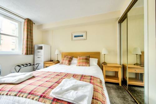 Charming 1 Bed Apartment With Castle View