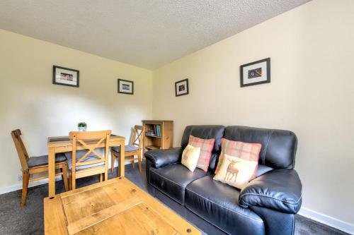 Charming 1 Bed Apartment With Castle View