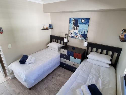 Apartment 18 Gordons Bay Beachfront