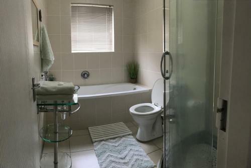 Hostal Bay Breeze Guesthouse