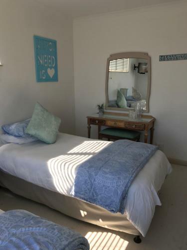 Hostal Bay Breeze Guesthouse