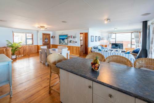 Beach House - Stunning Sea Views - Beach 3 Min Walk