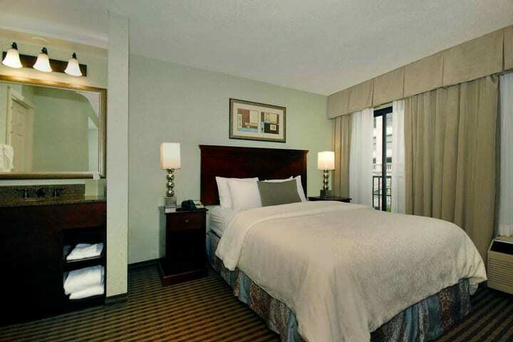 Hotel Sleep Inn At Court Square
