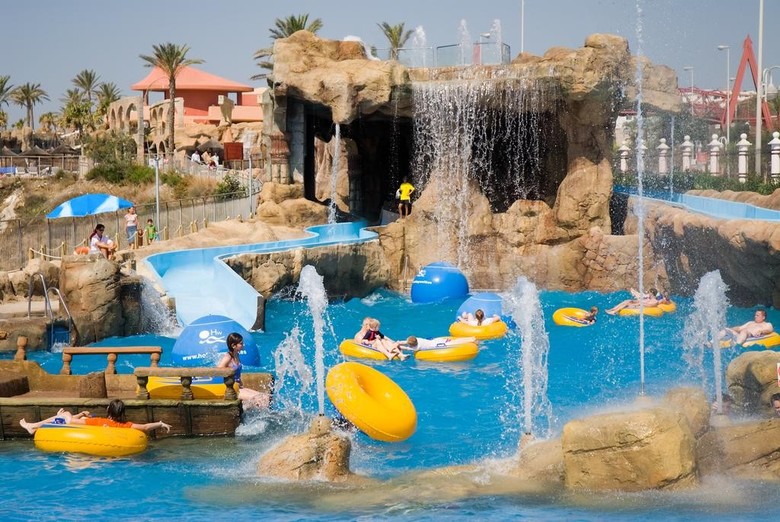 Holiday World Riwo Hotel