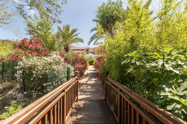 Hotel Pierre & Vacances Premium Les Calanques Des Issambres