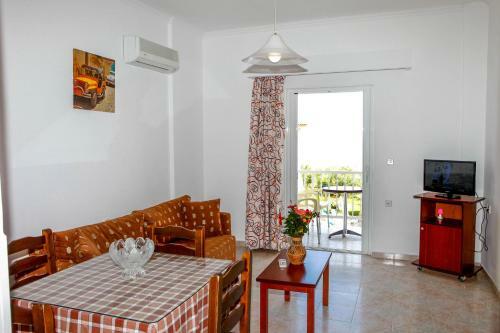Amoudi Studios Apartments Hotel