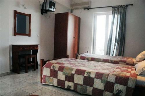 Amoudi Studios Apartments Hotel