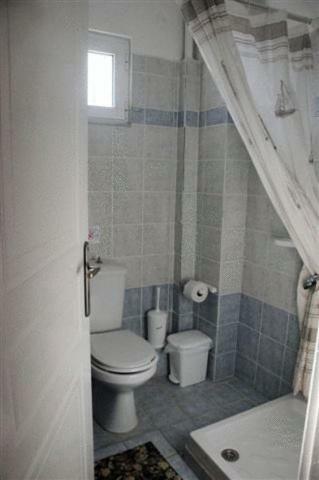 Amoudi Studios Apartments Hotel