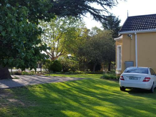 Hostal Lali's Guest House