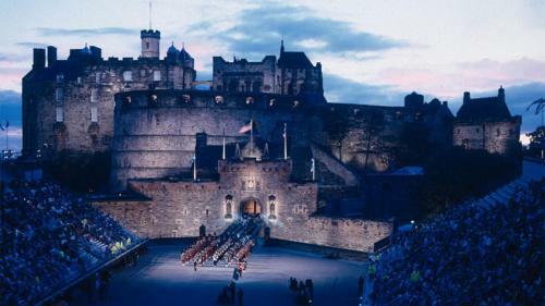 Cozy Apartment Beside Edinburgh Castle!!!