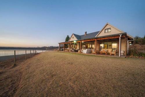 Midlands Home With Gigantic Views