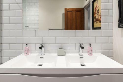 Lovely Central Edinburgh Apartment