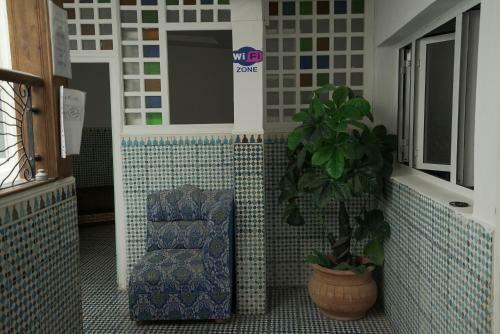 Albergue White And Blue