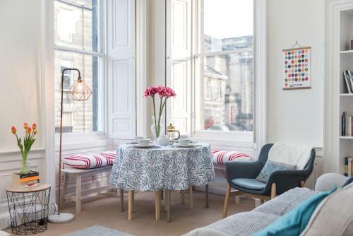 Apartamento Charming, Central & Spacious Georgian 3 Bed Apt