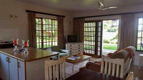 Apartamento Anvil Stud Country Cottages