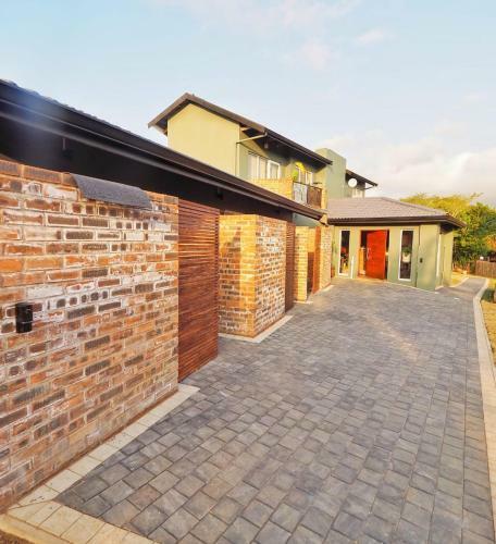Hostal Fever Tree Guesthhouse