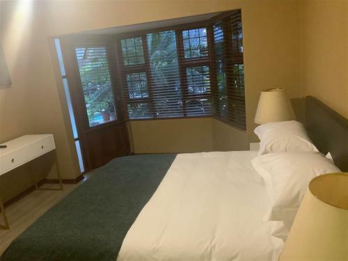 Hostal Marina Views Guesthouse