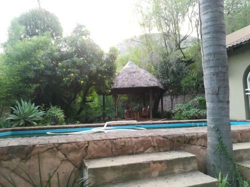 Hostal Harties Double Bed Studio - Garden View Hartbeespoort Dam