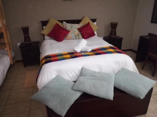 Hostal Harties Double Bed Studio - Garden View Hartbeespoort Dam