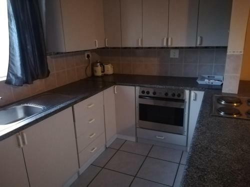 Hostal Harties Double Bed Studio - Garden View Hartbeespoort Dam