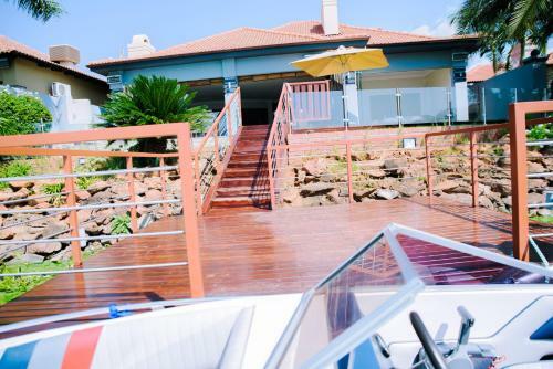 Dam Veiw House