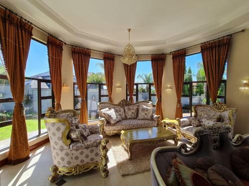 Kosmos Ridge 5 Bedroom Palace 284