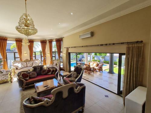 Kosmos Ridge 5 Bedroom Palace 284