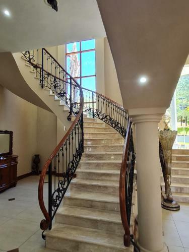 Kosmos Ridge 5 Bedroom Palace 284