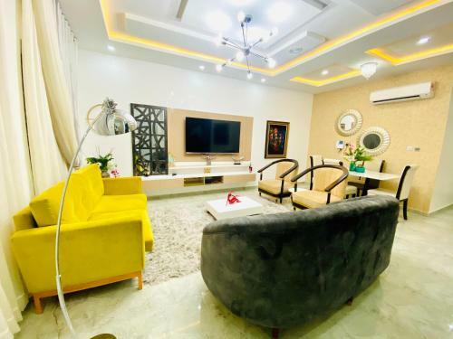 Shortlethomes - Ebi's 5 Star Short Let Apartment In Ikate, Lekki