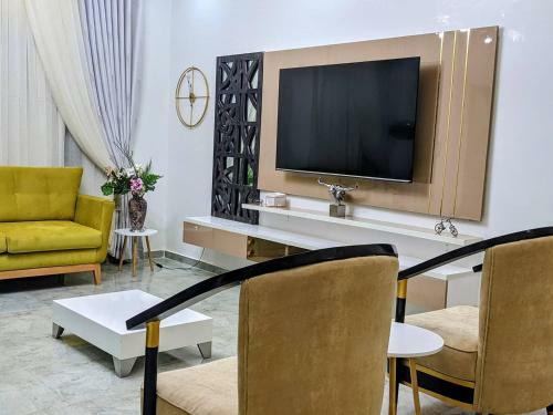 Shortlethomes - Ebi's 5 Star Short Let Apartment In Ikate, Lekki
