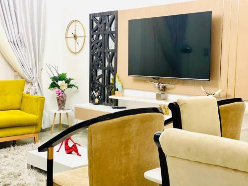 Shortlethomes - Ebi's 5 Star Short Let Apartment In Ikate, Lekki