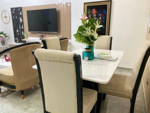 Shortlethomes - Ebi's 5 Star Short Let Apartment In Ikate, Lekki