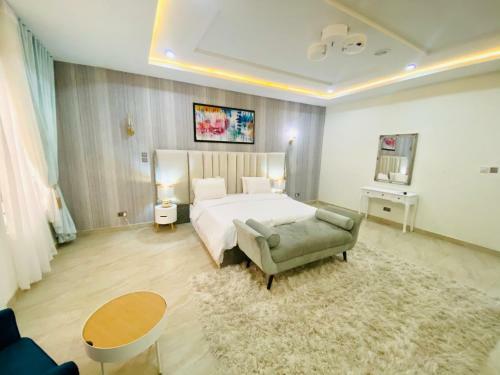 Shortlethomes - Ebi's 5 Star Short Let Apartment In Ikate, Lekki