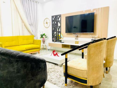 Shortlethomes - Ebi's 5 Star Short Let Apartment In Ikate, Lekki