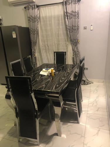 2 Bedroom Luxurious Apartment With Modern Kitchen And Setting.