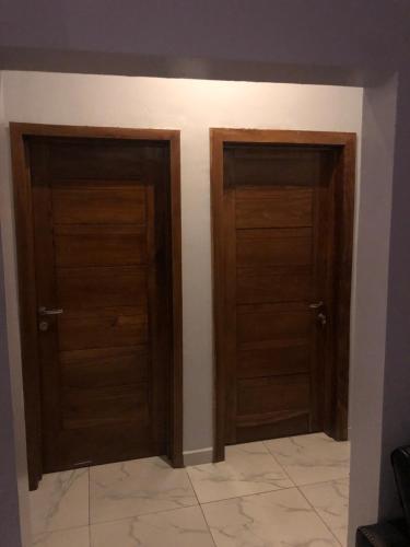 2 Bedroom Luxurious Apartment With Modern Kitchen And Setting.