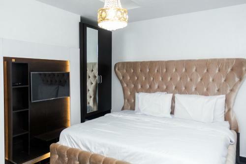 247 Luxury Hotel