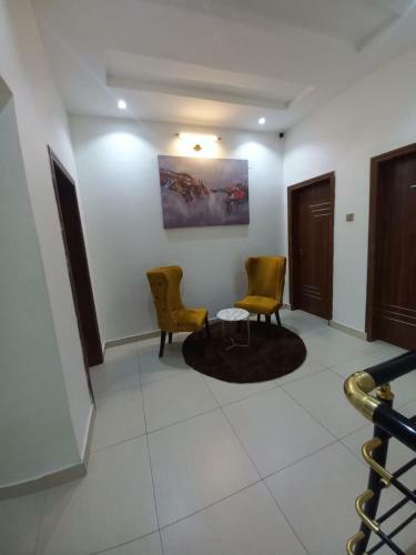 Luxury 4-bedroom Fully Detached Serviced Apartment