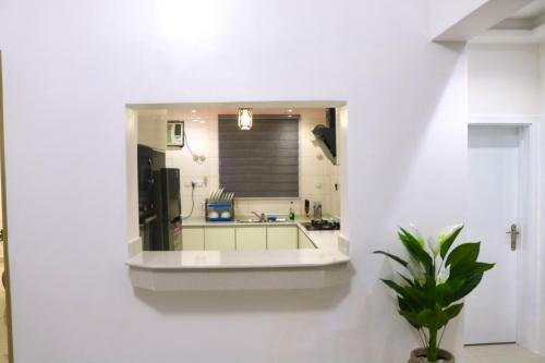Stylish Three Bedroom Penthouse Apartment
