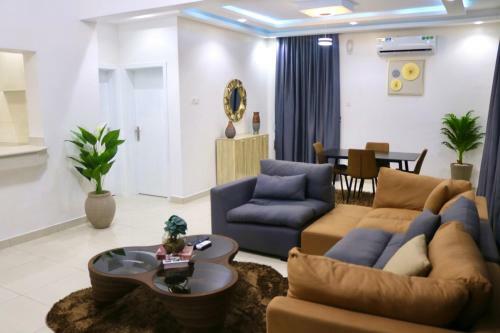 Stylish Three Bedroom Penthouse Apartment
