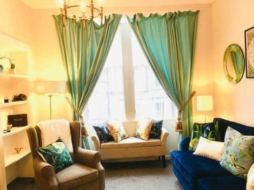 The Jeffrey Street Apartment