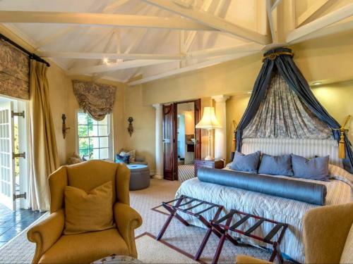 Blue Mountain Luxury Lodge