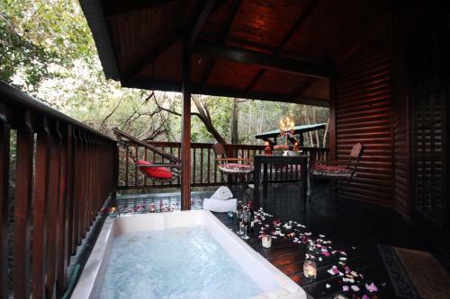 Hostal Thulamela Couples Retreat