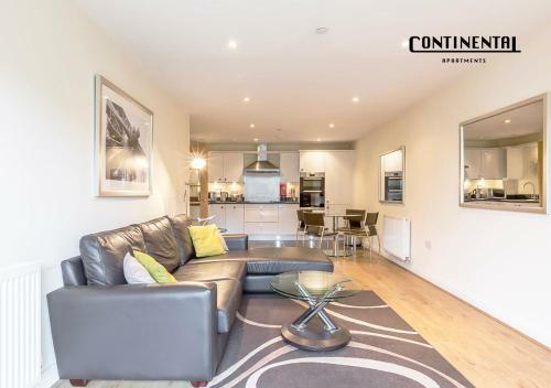 Continental Apartments -2-bed Farnborough Train St