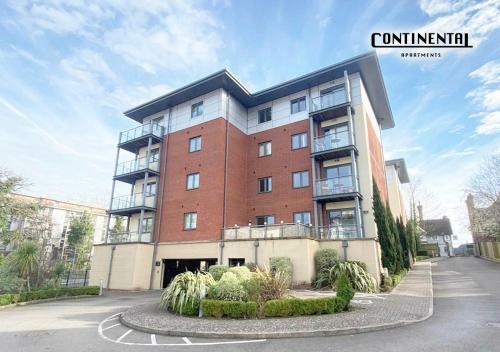 Continental Apartments -2-bed Farnborough Train St