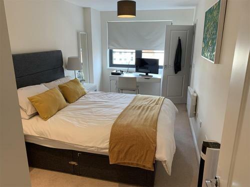 Continental Apartments - 2-bed Farnborough Airport