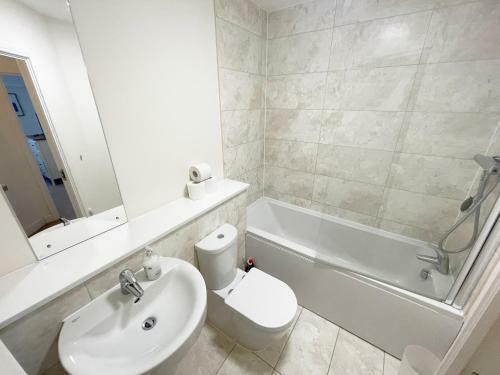Continental Apartments 2-bed Farnborough Airport