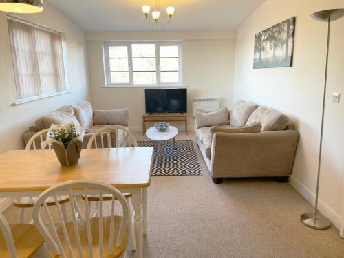 Continental Apartments 2-bed Farnborough Airport