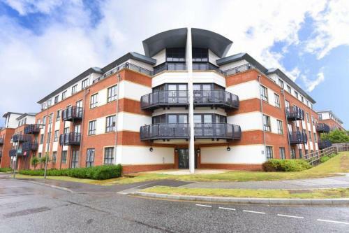 Continental Apartments 2-bed Farnborough Airport